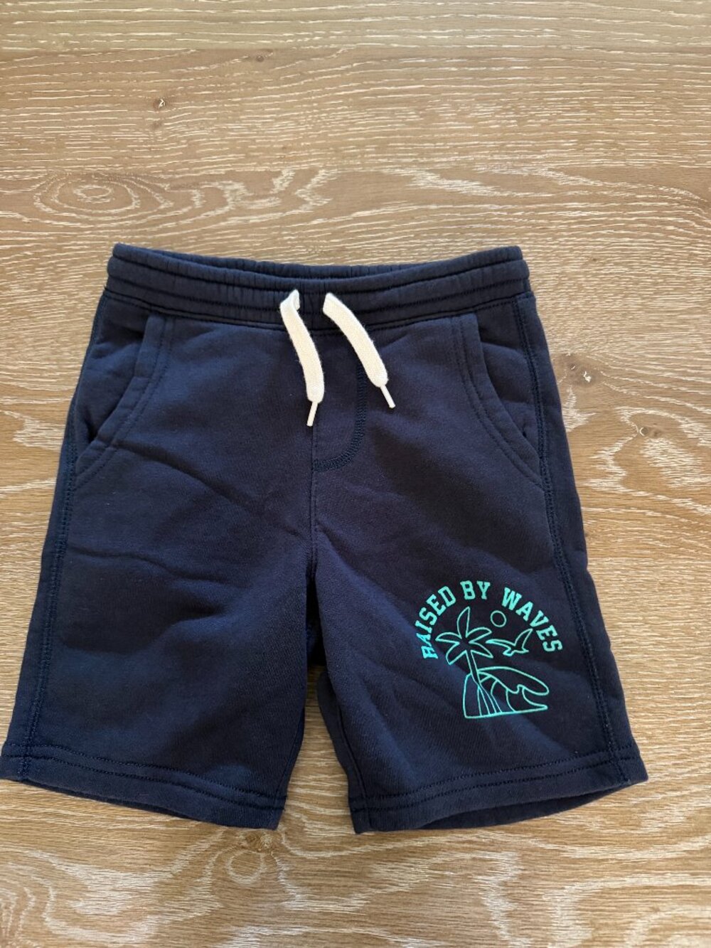 Boys Old Navy blue raised by waves elastic waist pull on short size small 6/7